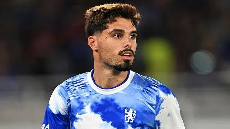 Jugador de Chelsea en acción durante el partido Jugador de Chelsea en acción durante el partido