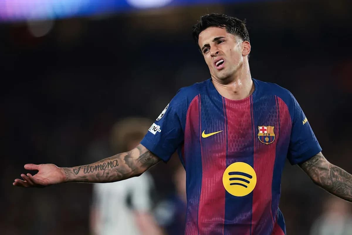 Jugador de Barcelona gesticulando en el campo Jugador de Barcelona gesticulando en el campo