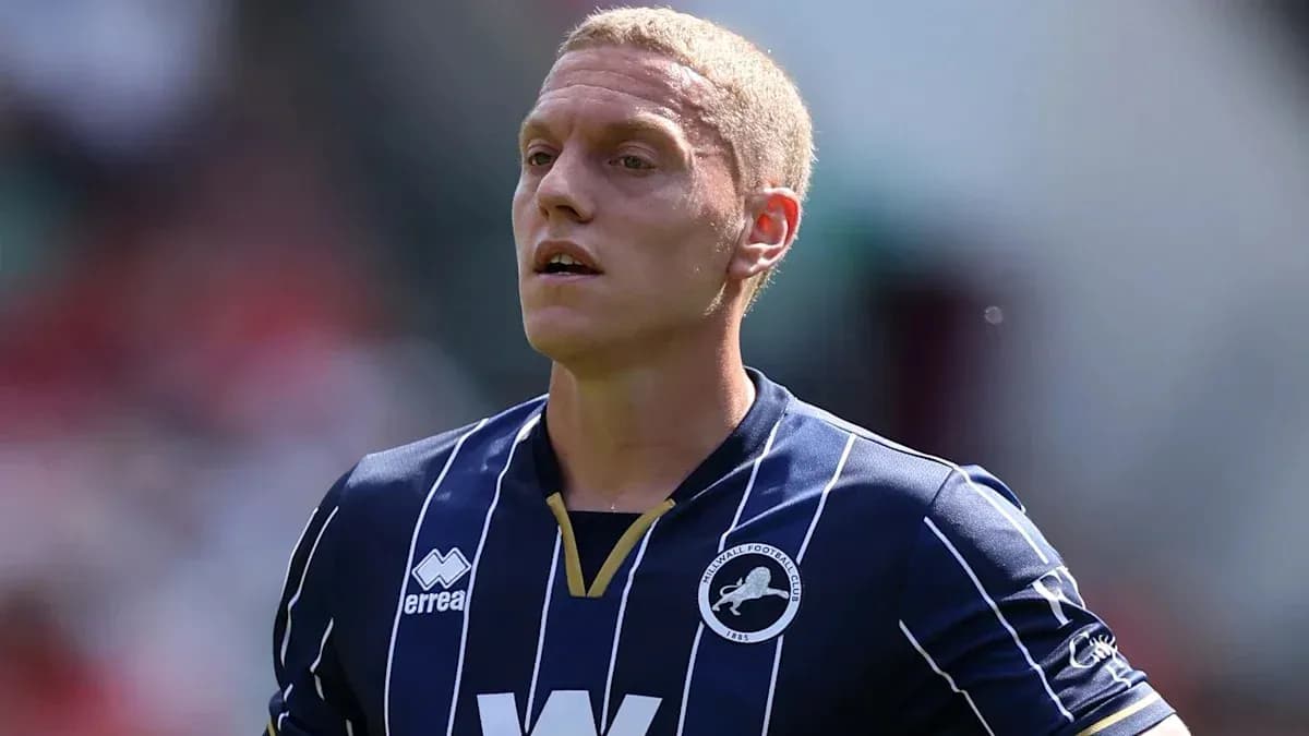 Jugador de Millwall en acción durante un partido Jugador de Millwall en acción durante un partido