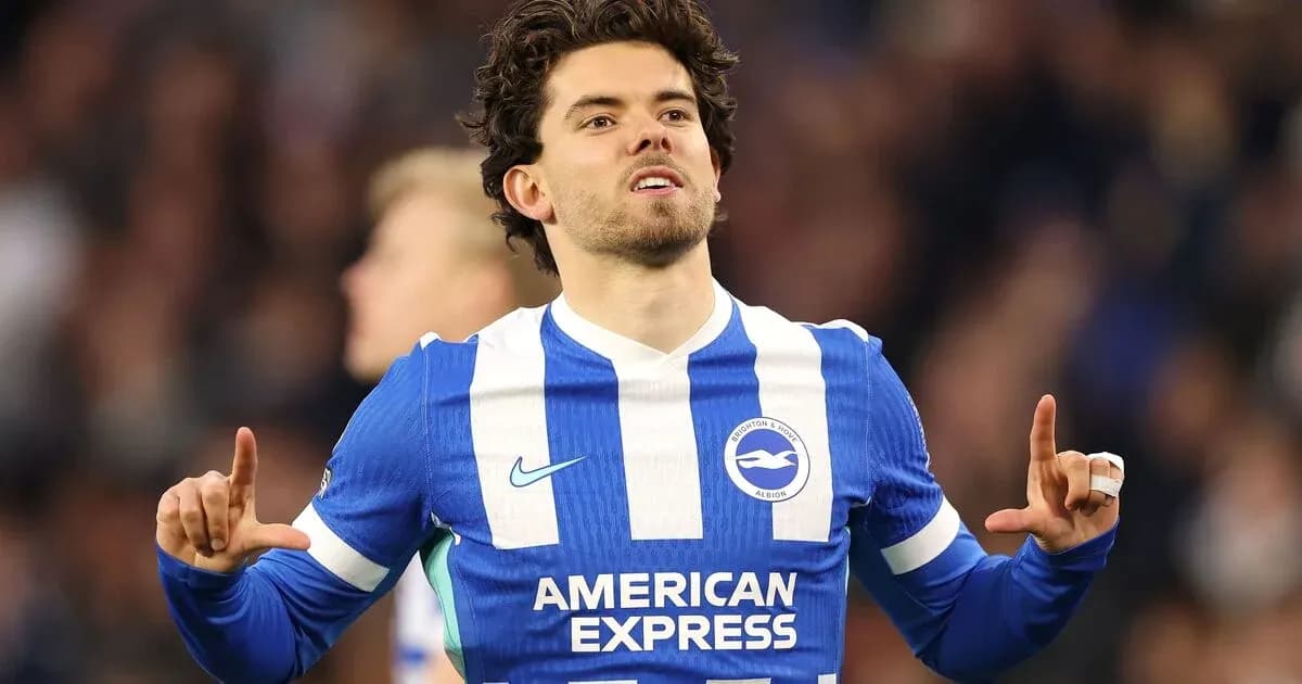 Jugador de Brighton celebrando un gol en el partido Jugador de Brighton celebrando un gol en el partido
