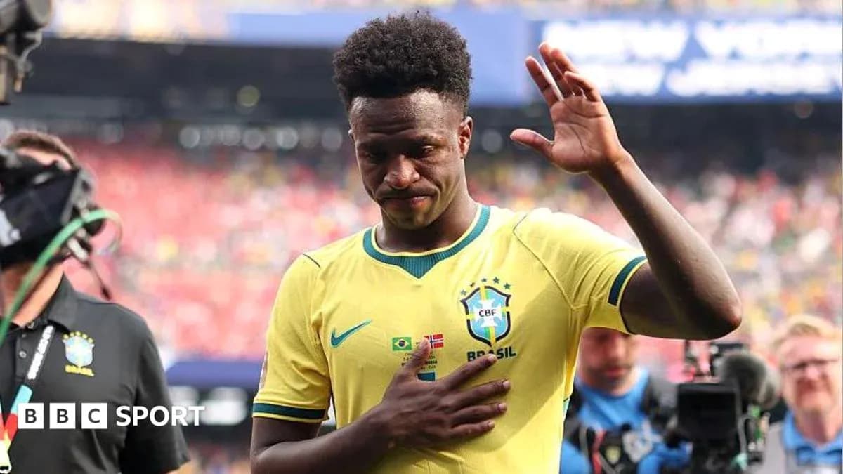 Jugador brasileño saludando tras el partido Jugador brasileño saludando tras el partido