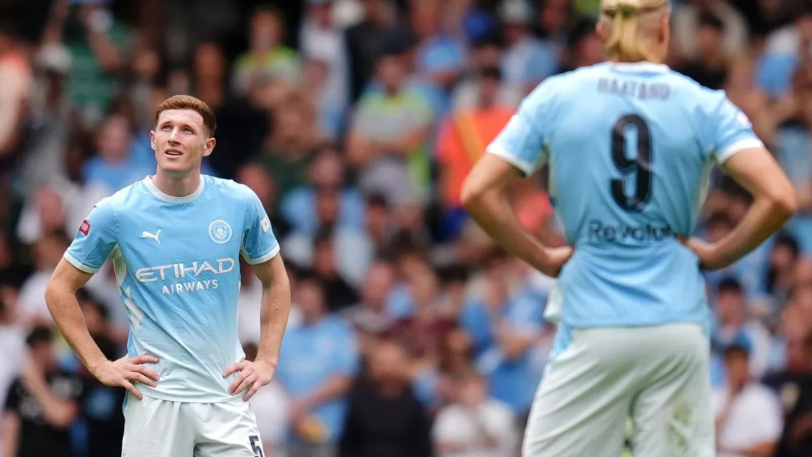 Jugadores de Manchester City en el campo durante el partido Jugadores de Manchester City en el campo durante el partido